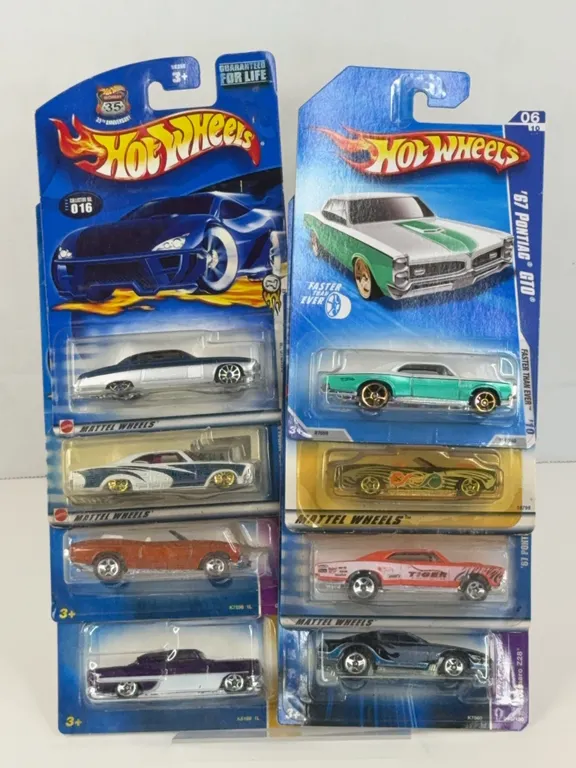 Hot Wheels Die-Cast Cars Assorted Carded Collection Lot of 8