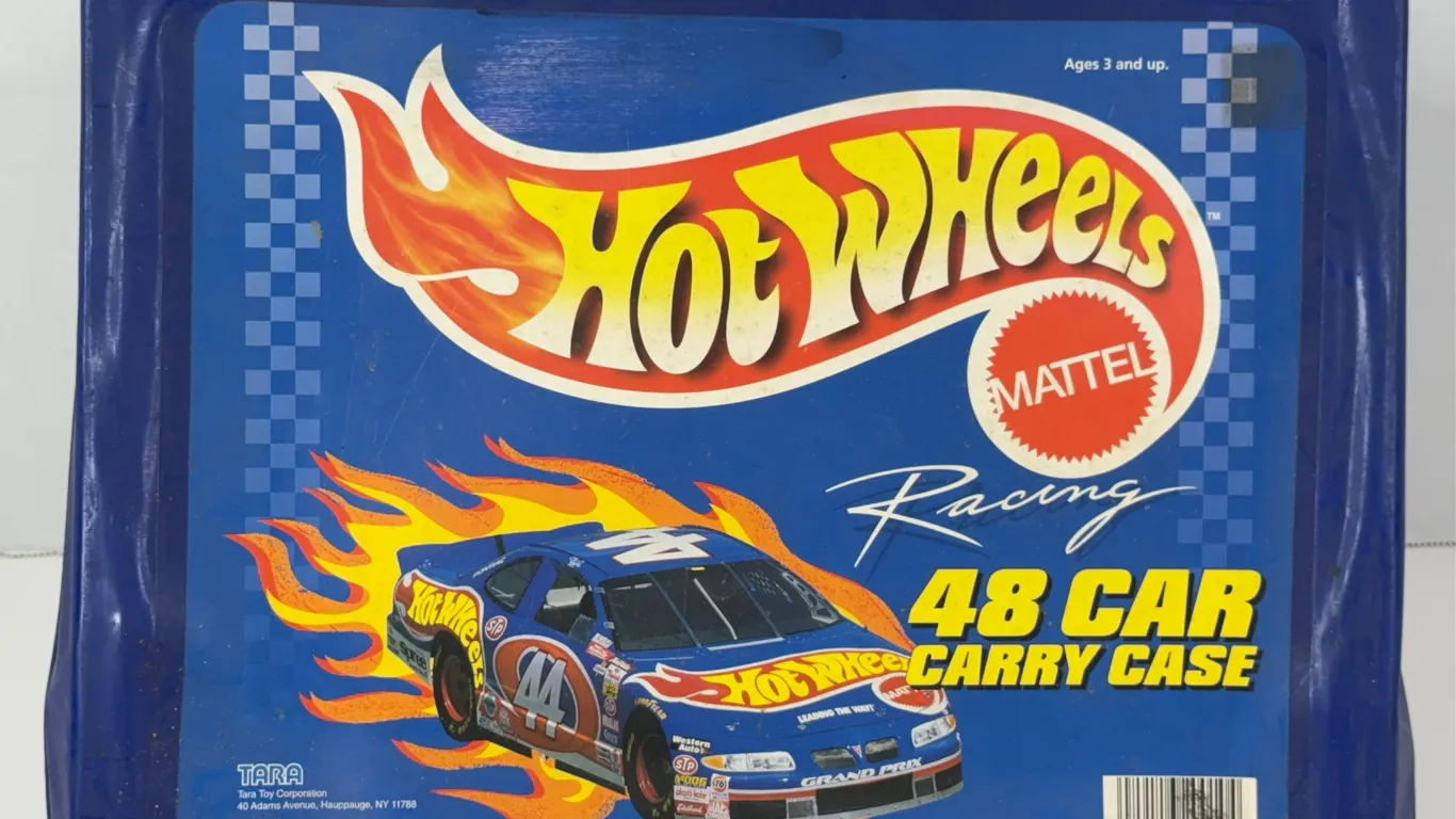 Hot Wheels 48 Car Carry Case with Assorted Die-Cast Muscle Cars