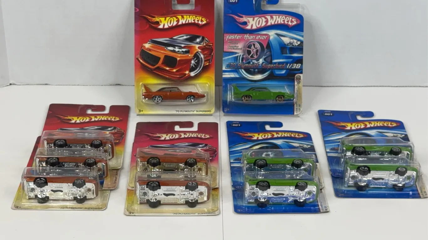 Hot Wheels 2006 '70 Plymouth Superbird Diecast Vehicle Lot