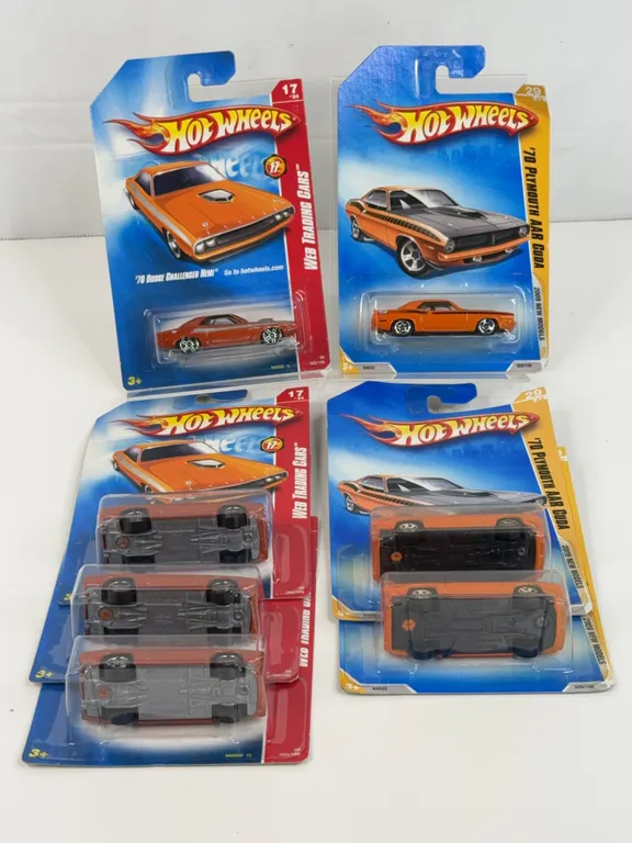 Hot Wheels 1970 Dodge Challenger Hemi And Plymouth AAR Cuda Diecast Lot
