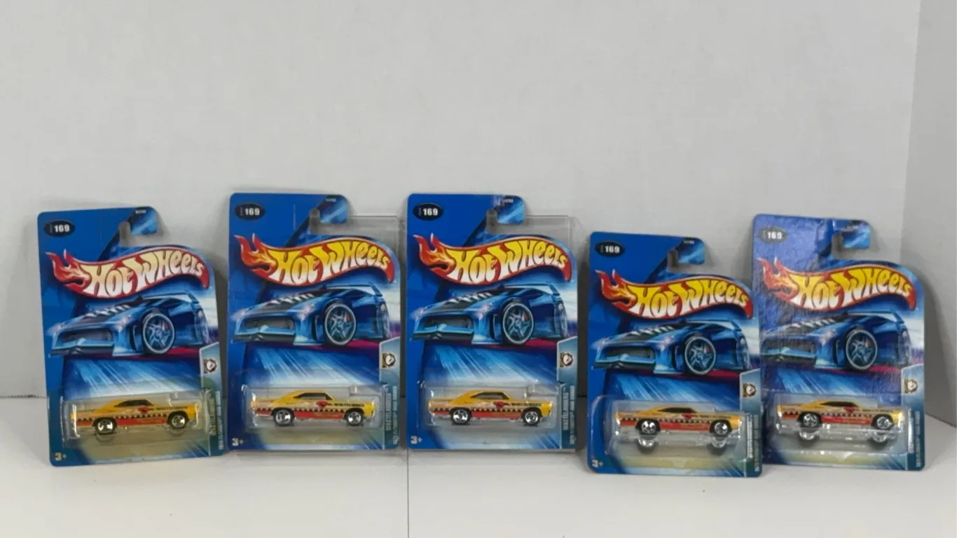 Hot Wheels 10-Piece Die-Cast Lot Plymouth Road Runner Charger Daytona