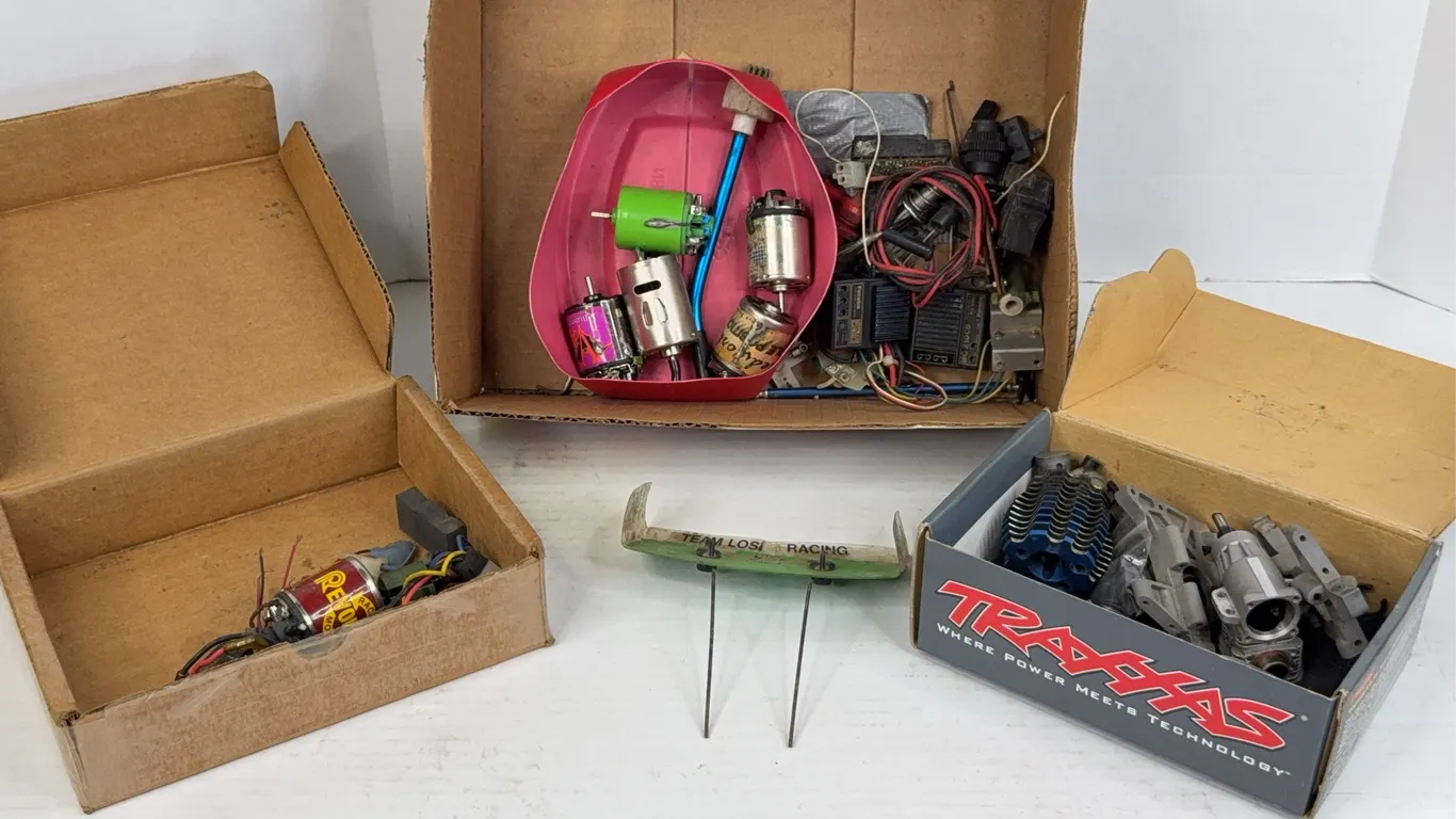 Traxxas Team Losi Futaba RC Car Engines and Parts Lot