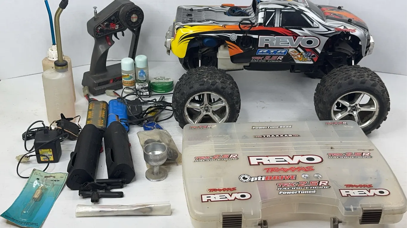 Traxxas Revo Nitro RC Monster Truck TRX 2.5R Engine With Accessories