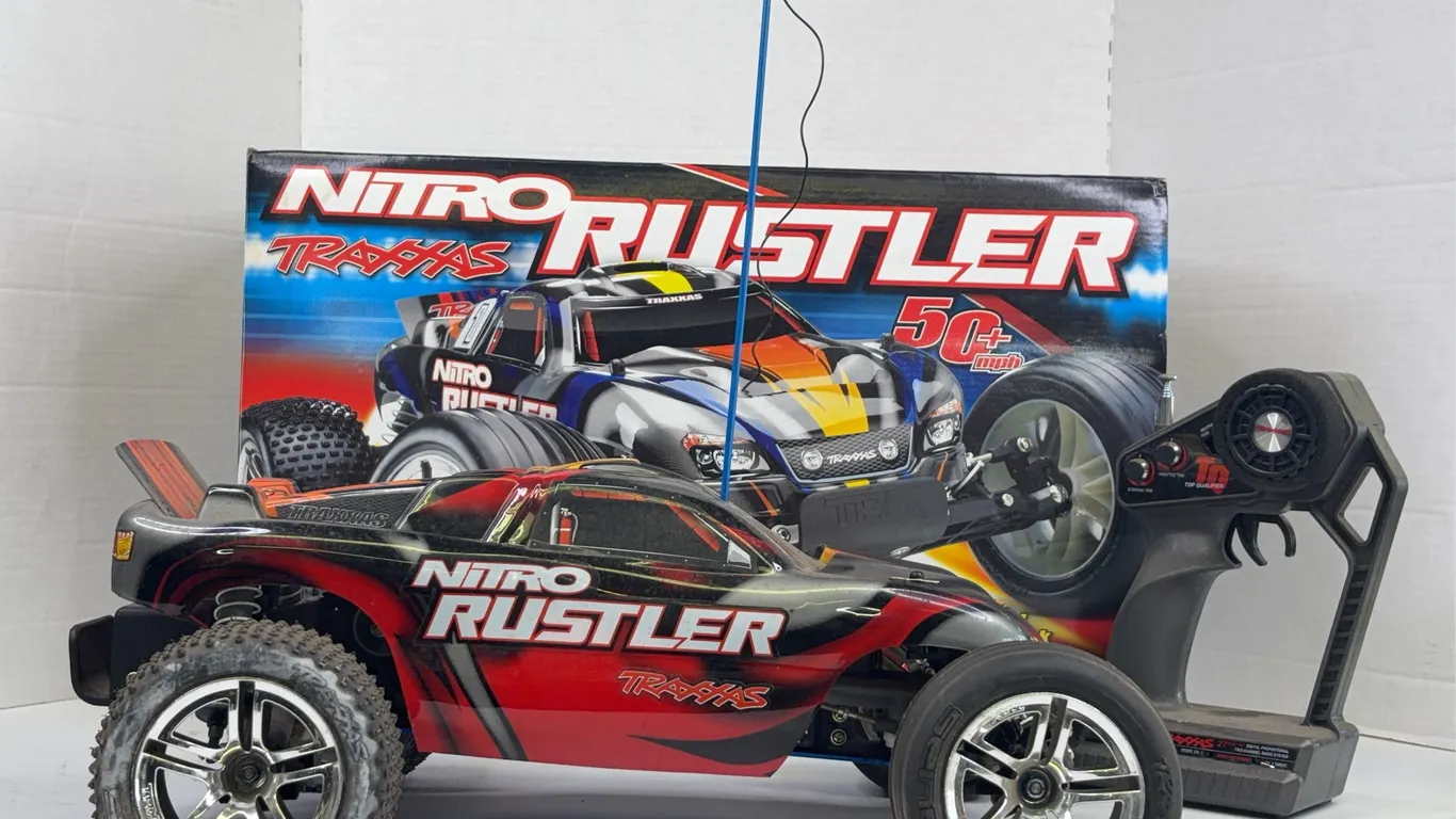 Traxxas Nitro Rustler Model 4409 RC Stadium Truck With Box