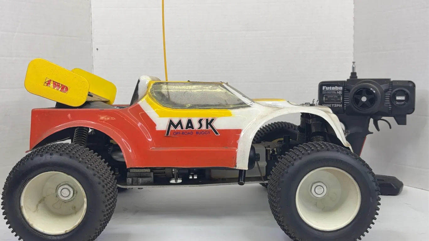 Flying Point Mask 4WD Nitro RC Buggy With Futaba Controller