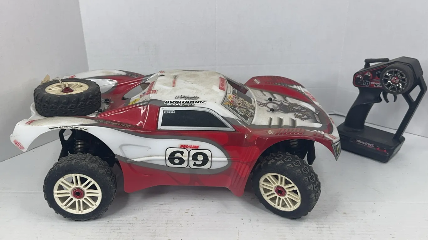 Robitronic BR50 Nitro RC Trophy Truck With Traxxas Controller