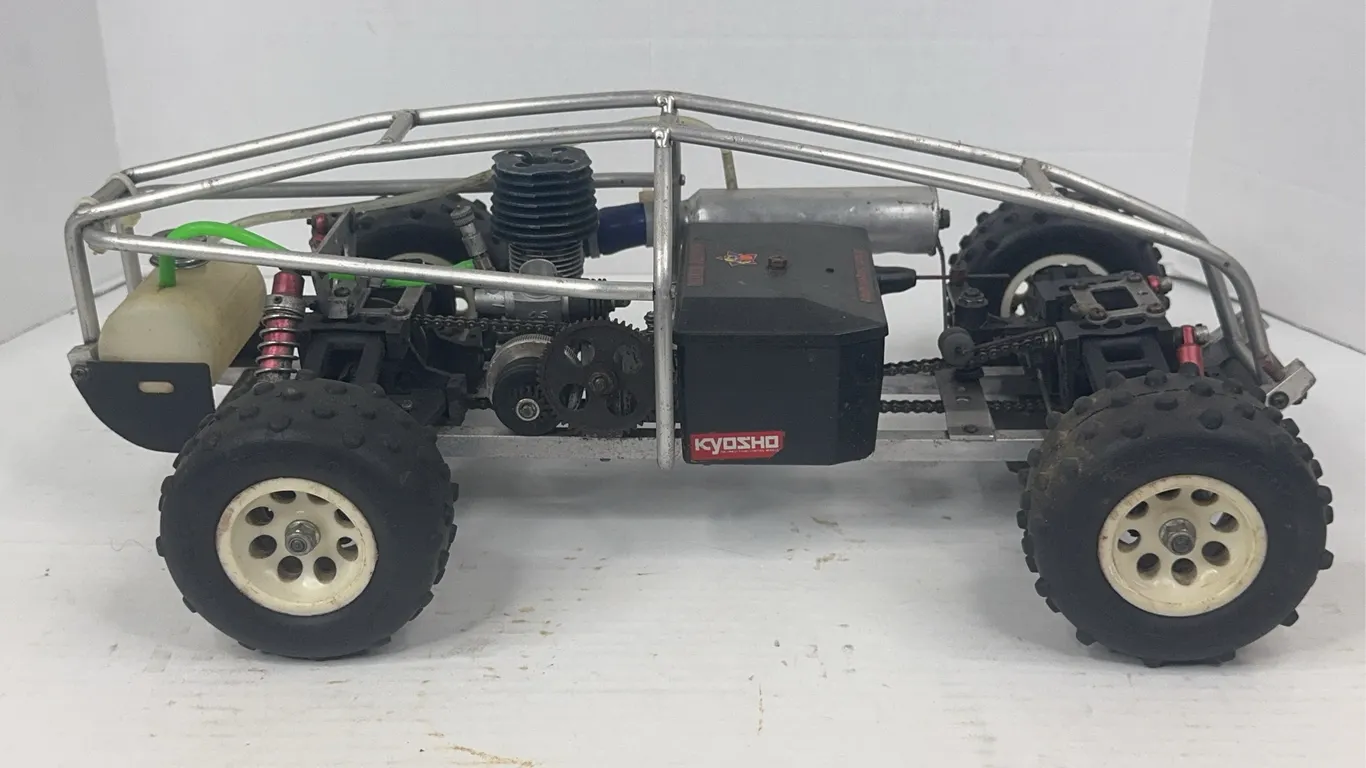 Kyosho 4WD Nitro Gas RC Super Buggy Tubular Roll Cage
