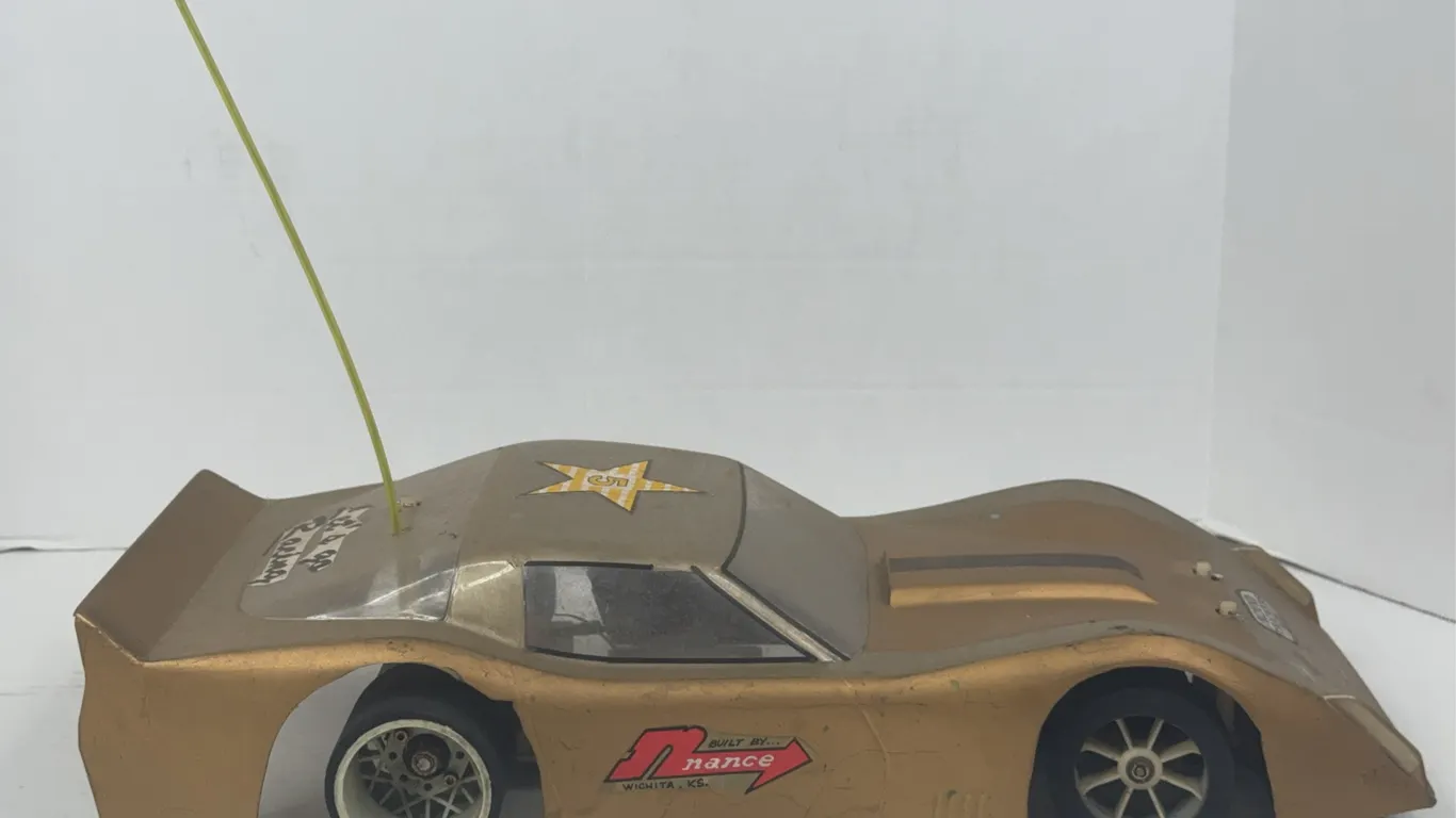 Bolink The Round Trackers RC Pan Car Corvette Body Chassis