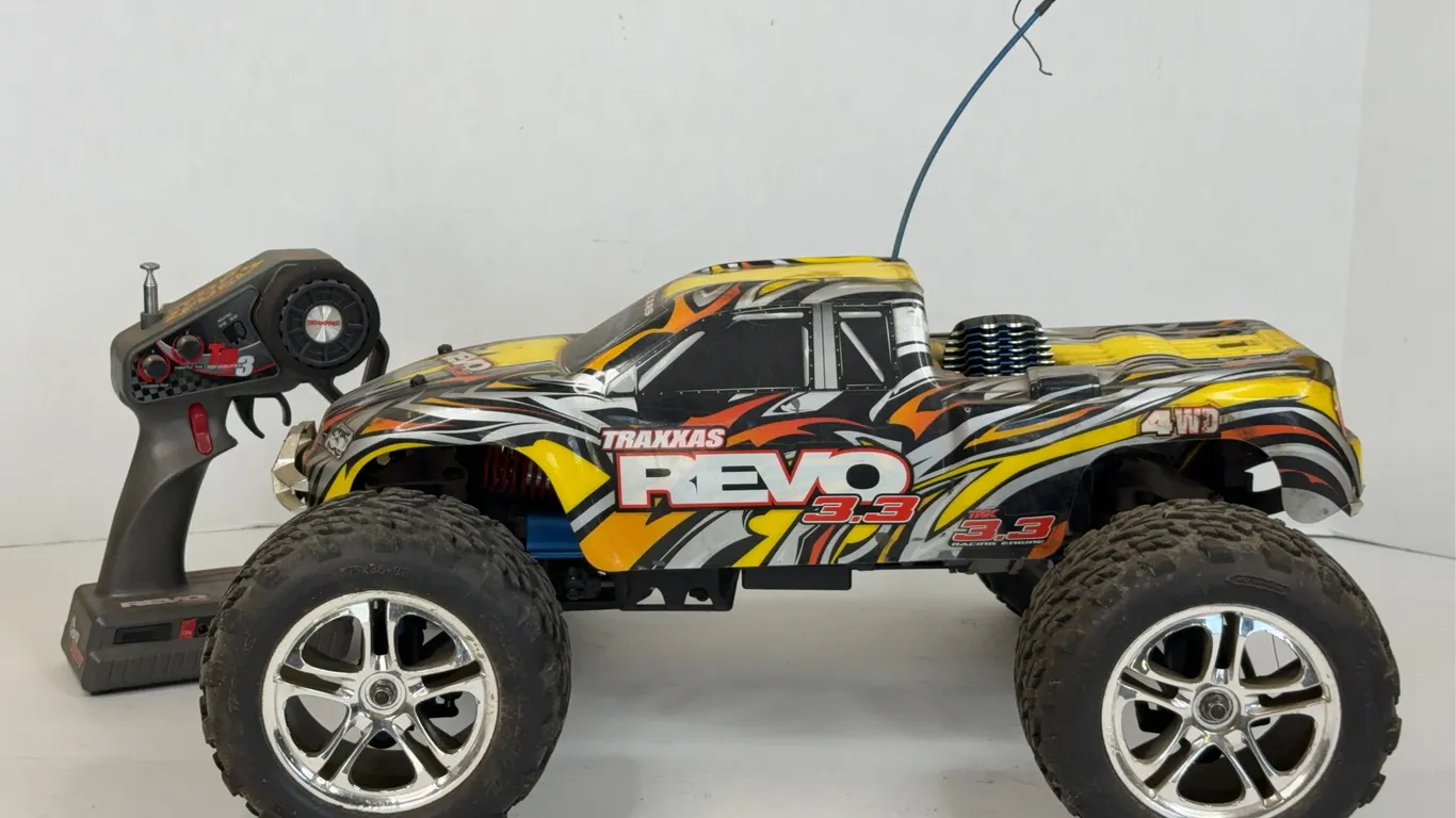 Traxxas Revo 3.3 4WD RC Monster Truck With Remote
