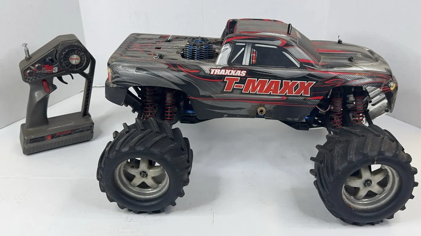 Traxxas T-Maxx Nitro 4WD Monster Truck With TQ3 Radio Transmitter