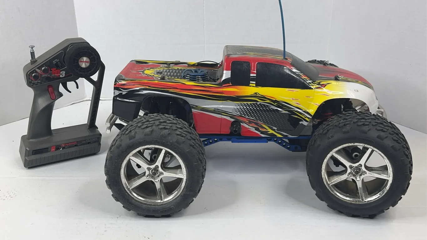 Traxxas T-Maxx Nitro RC Monster Truck With TQ3 Transmitter