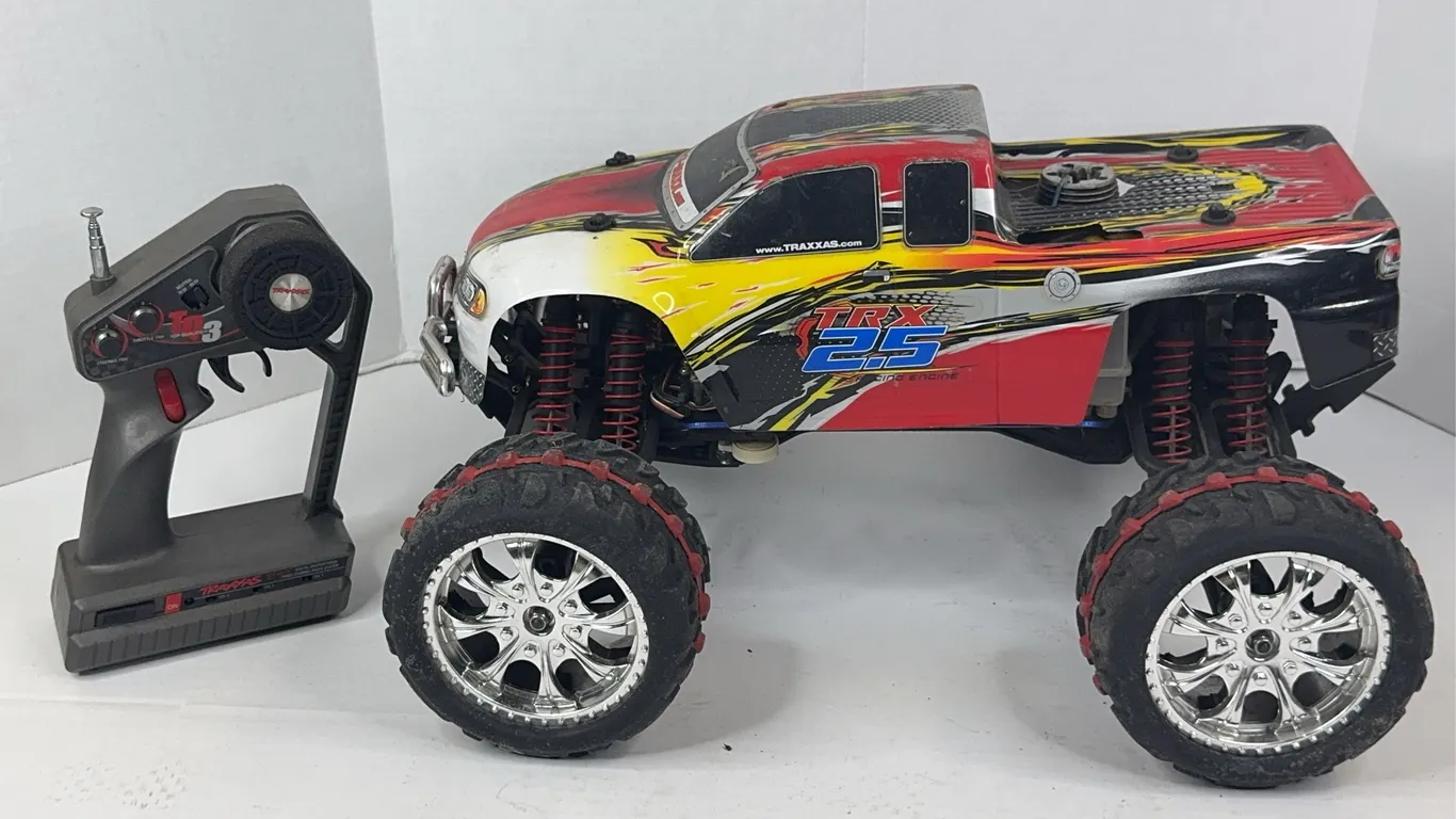 Traxxas T-Maxx Nitro RC Monster Truck TRX 2.5 With TQ3 Transmitter