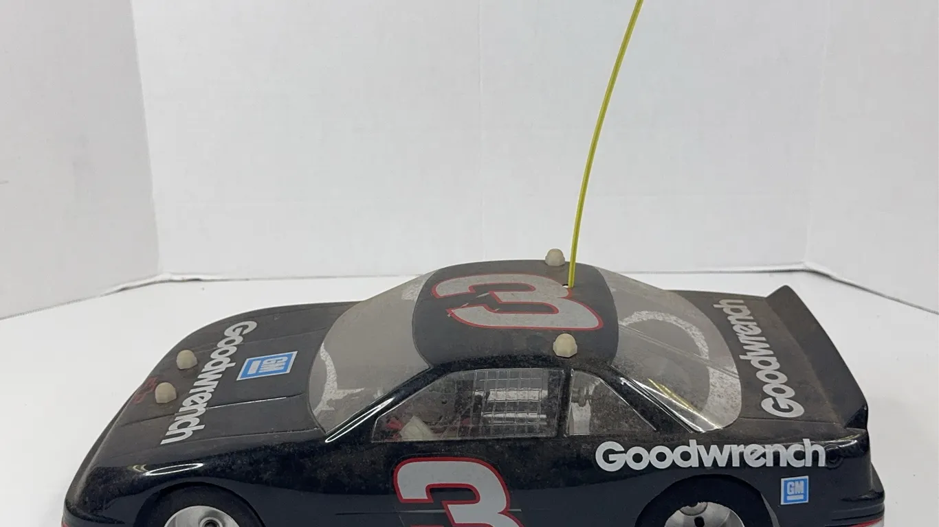 Dale Earnhardt #3 GM Goodwrench Chevrolet Lumina RC Race Car