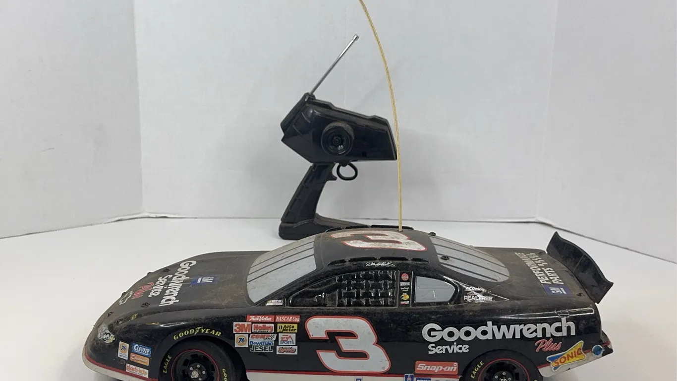 Dale Earnhardt #3 GM Goodwrench Radio Controlled Monte Carlo Stock Car