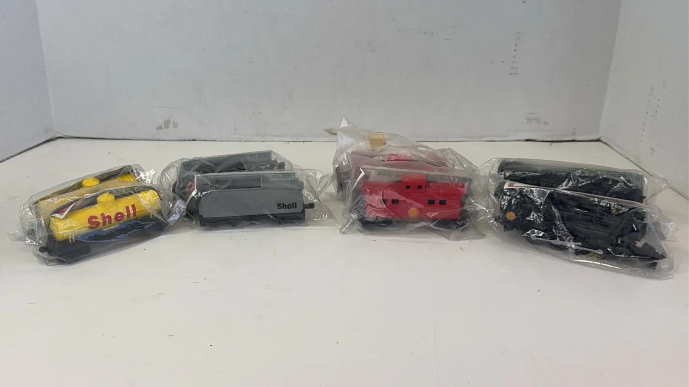Fletcher-Barnhardt-White HO Scale Shell Oil Train Cars Lot