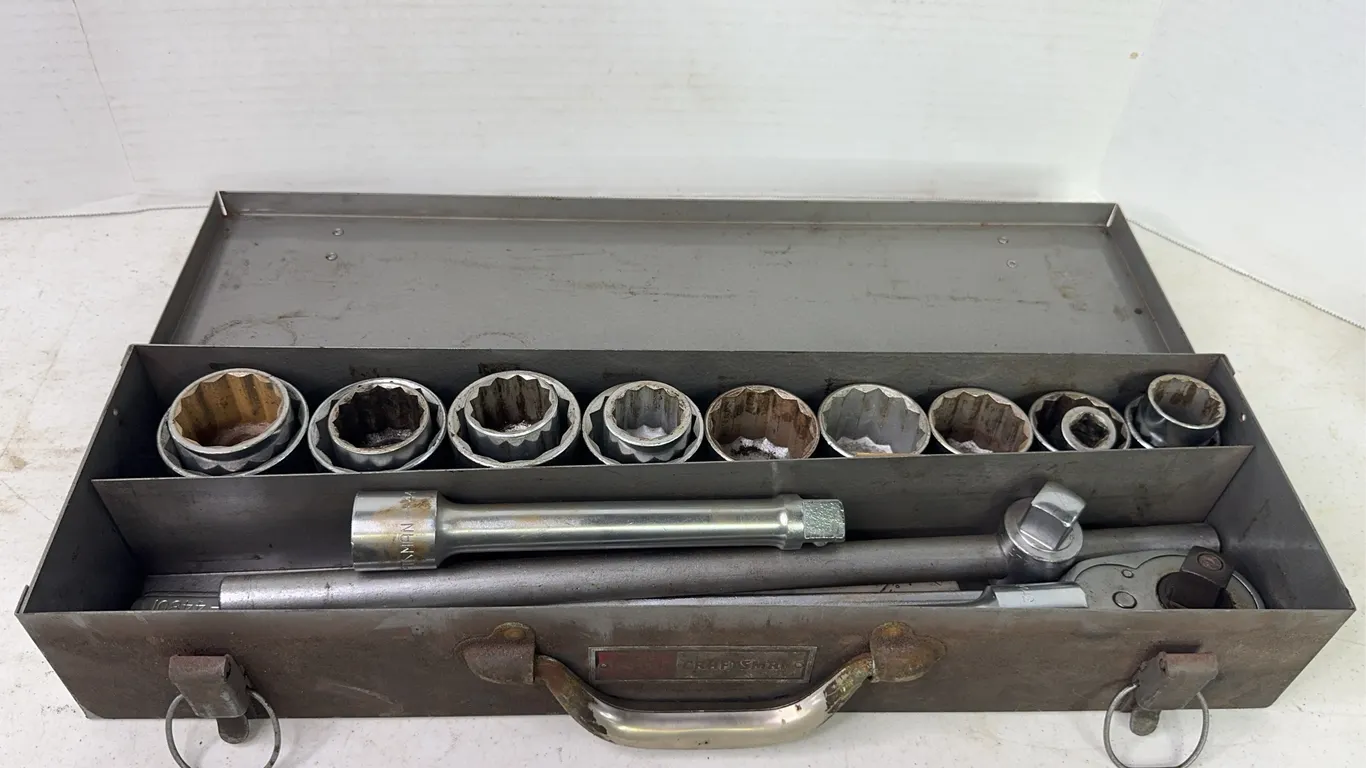 Craftsman 3/4-Inch Drive Socket Set with Metal Tool Box Case