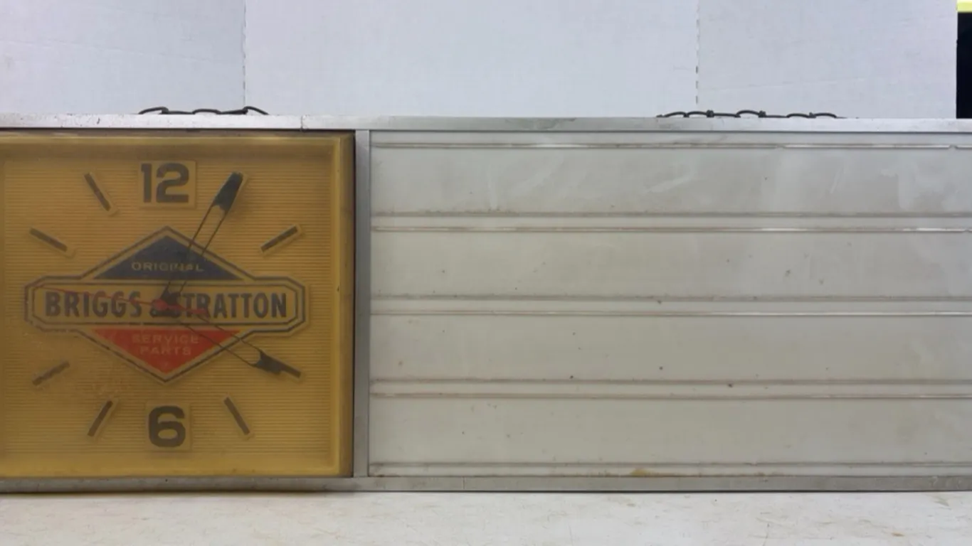 Briggs & Stratton Electric Clock Advertising Sign With Message Board