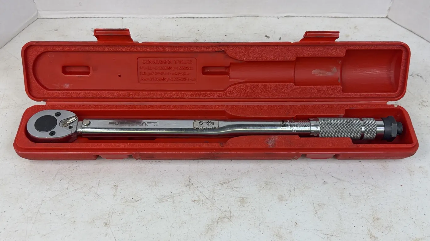 Evercraft Micrometer Adjustable Click Torque Wrench with Molded Case