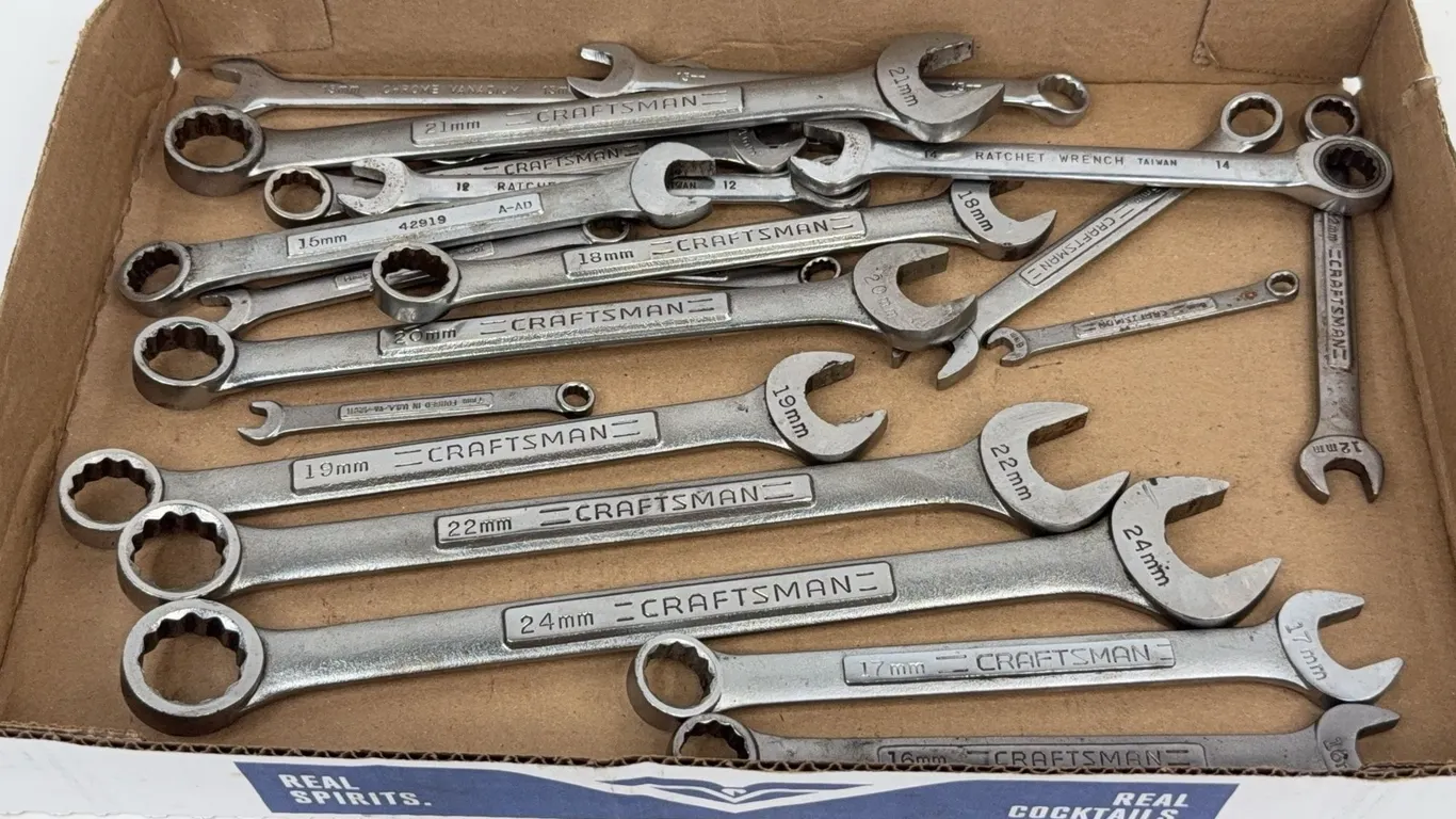 Assorted Craftsman Metric Combination and Ratcheting Wrenches Lot