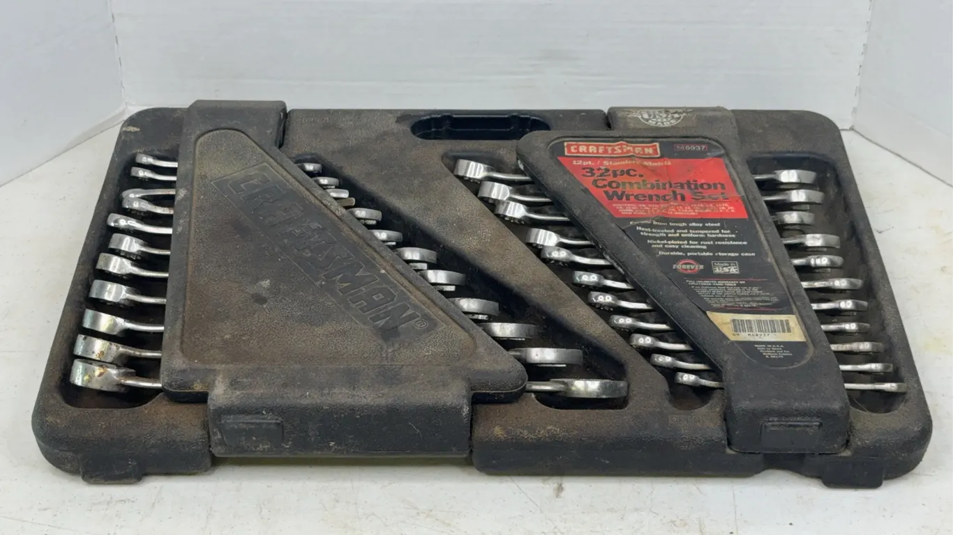 Craftsman 32 Piece Combination Wrench Set SAE Metric USA 946937