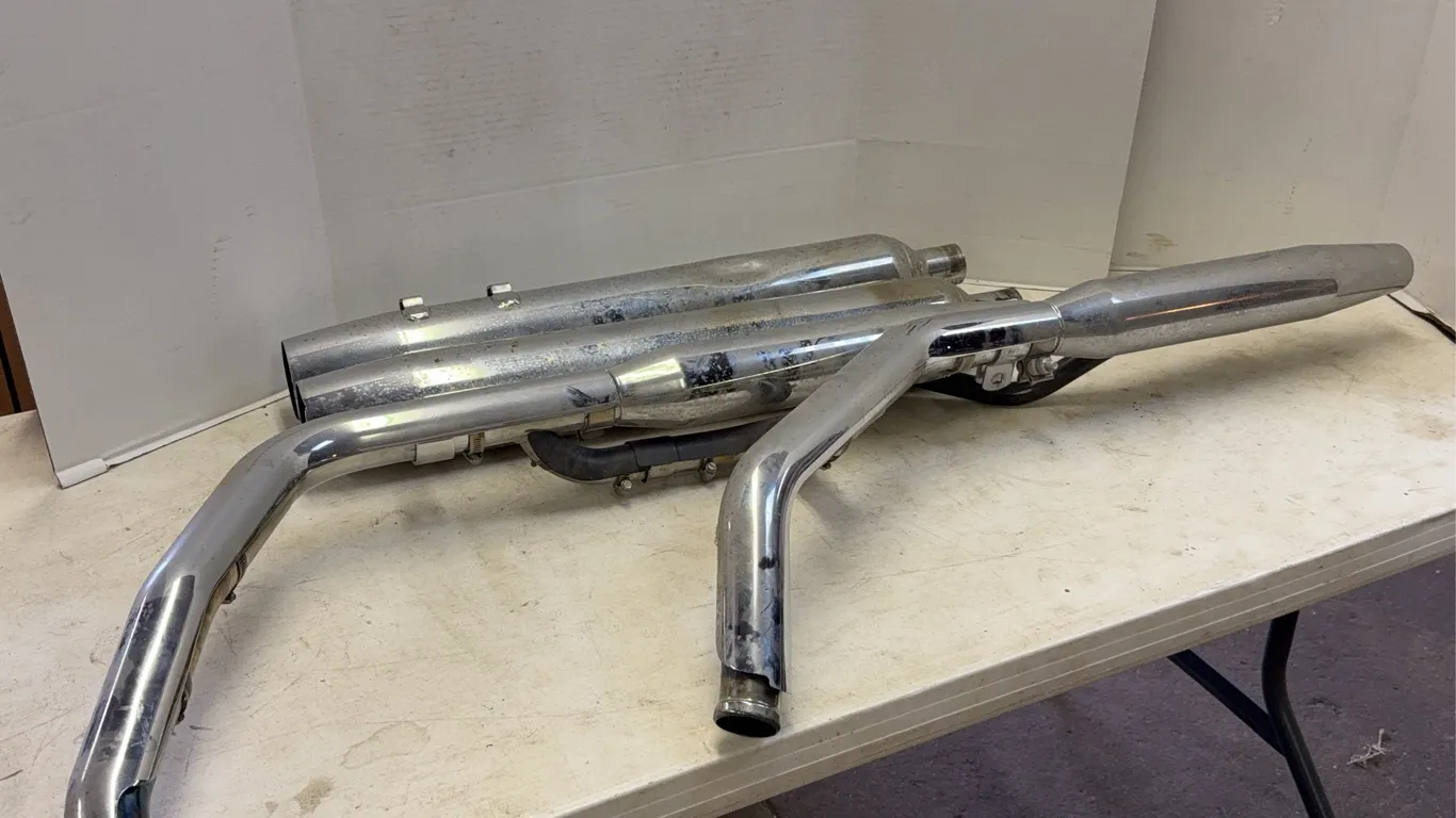 Harley-Davidson OEM Dyna FXD Chrome Exhaust Pipes and Slip-On Mufflers