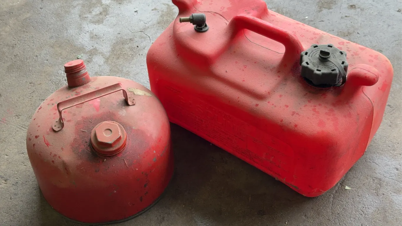 Evinrude Johnson DuraTank Marine Fuel Tank and Eagle Galvanized Gas Can
