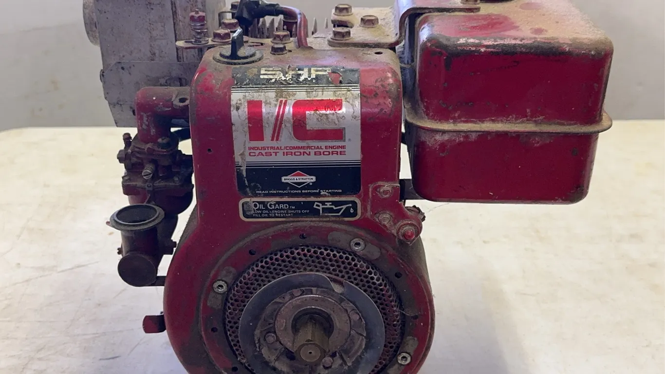 Briggs and Stratton 5 HP IC Industrial Commercial Horizontal Engine