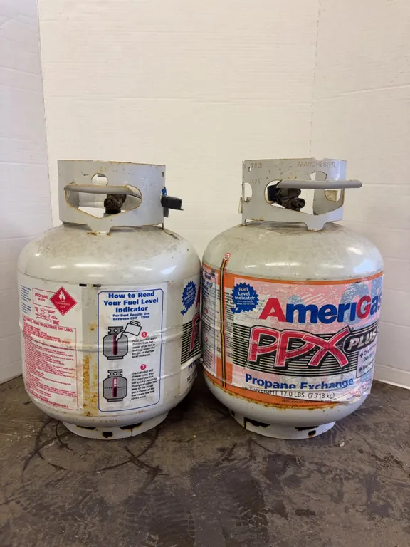 Pair of AmeriGas Manchester 17 LB OPD Propane Tanks