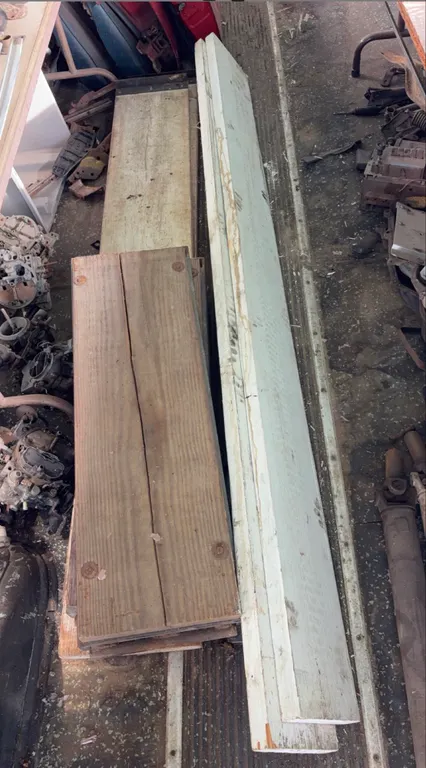 Heavy Duty Wood Scaffolding Planks with Metal End Brackets