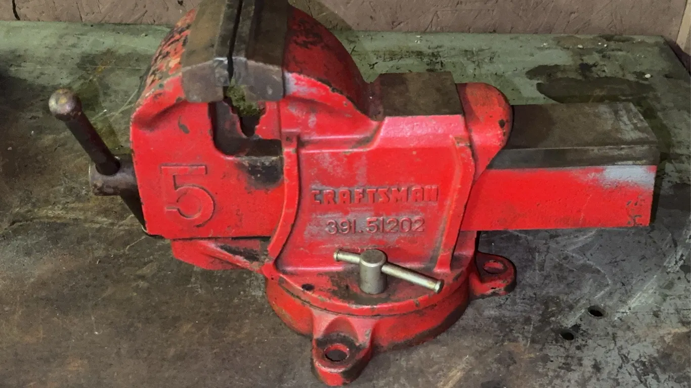 Craftsman 391.51202 Heavy Duty Swivel Base Bench Vise 5 Inch Jaws
