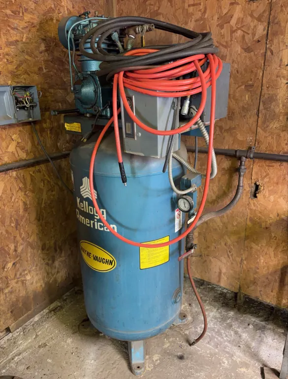 Kellogg American Vertical Tank Air Compressor with Hoses