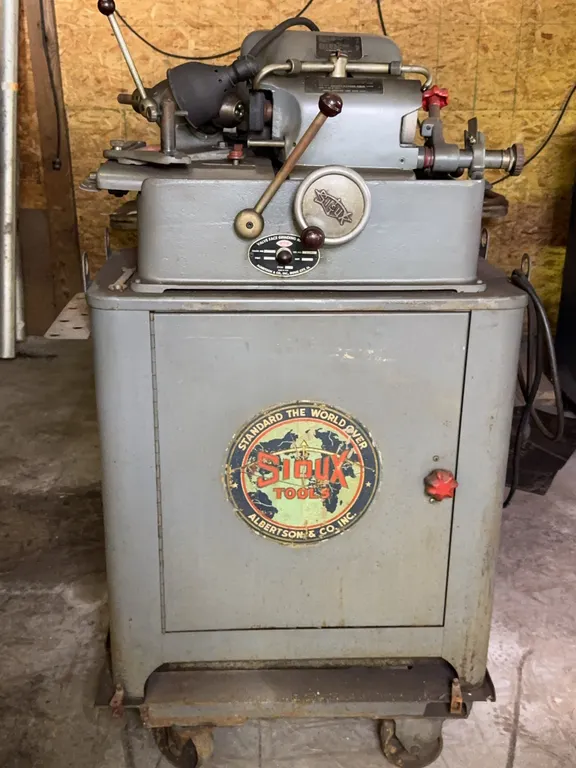 Sioux Tools 645 L Valve Face Grinding Machine With Cabinet