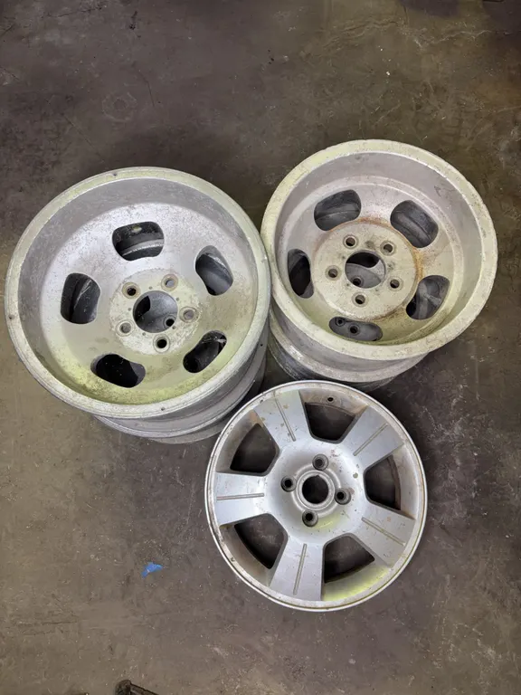 Assorted Automotive Alloy Wheel Rims 16 Inch Five Lug