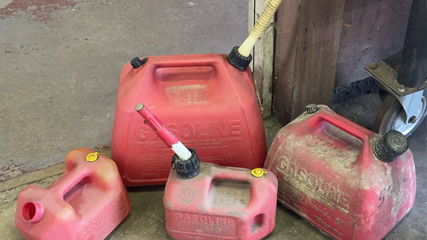 Assorted Gott and Blitz Red Plastic Gasoline Cans Spouts