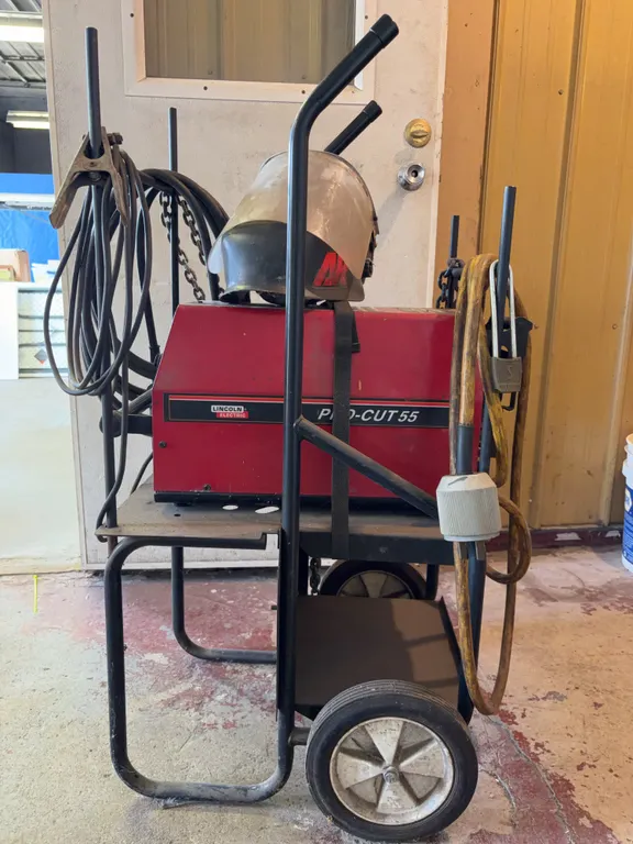 Lincoln Electric Pro-Cut 55 Plasma Cutter on Rolling Cart