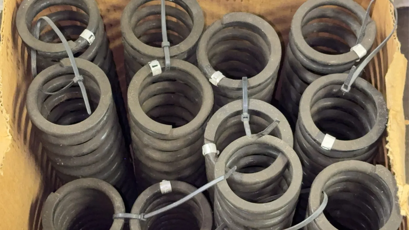 Automotive Replacement Rear Suspension Coil Springs Bulk Lot