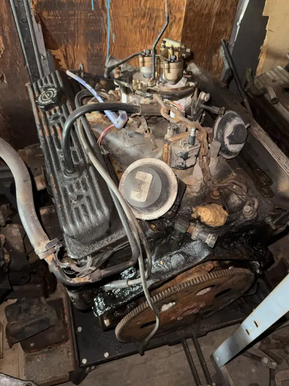 Chevrolet 4.3L V6 Engine Block with TBI and Flywheel