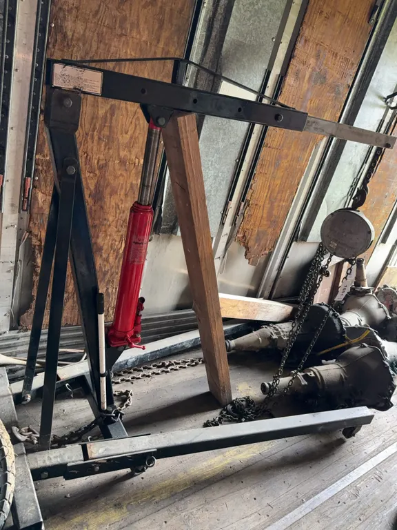 Hydraulic Engine Hoist Crane with 12-Ton Ram