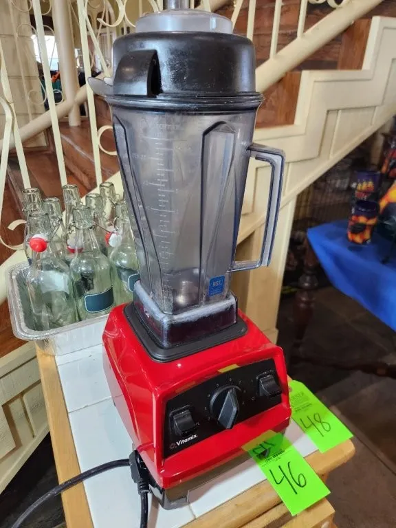 Red Vitamix Explorian E310 Blender