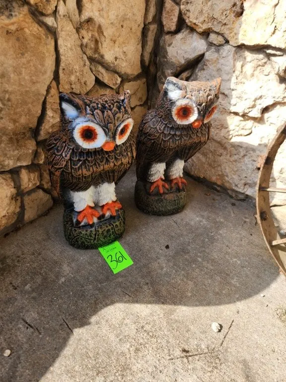 2 Concrete Owls