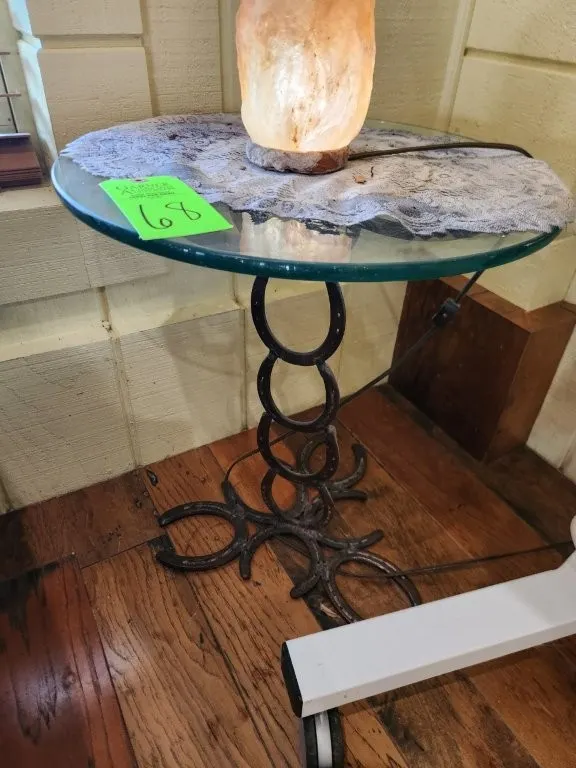 Round Glass Table Top w/ Horseshoe Stand