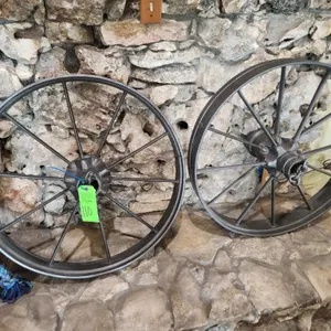 2 Wagon Wheels