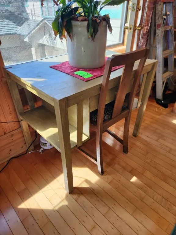 Desk & Chair