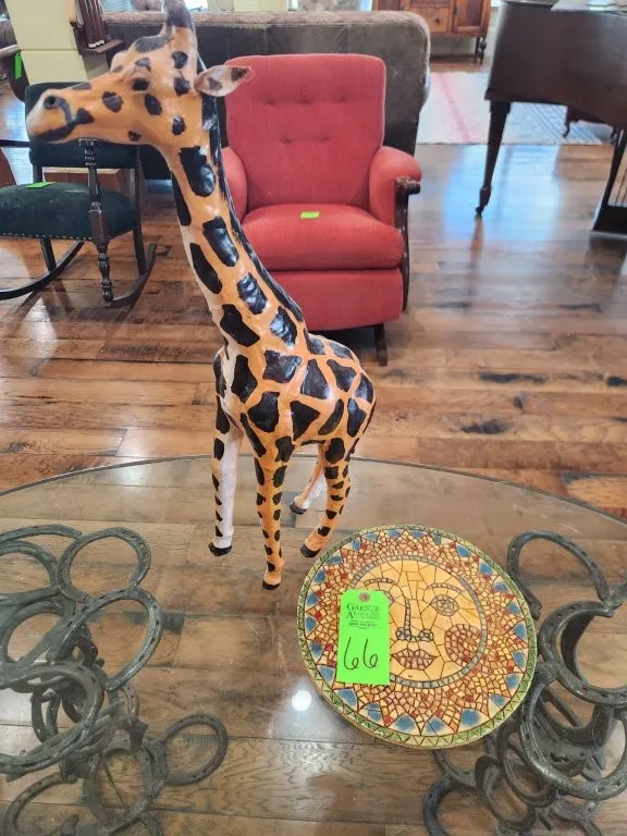 Small Giraffe & Mosaic Tile