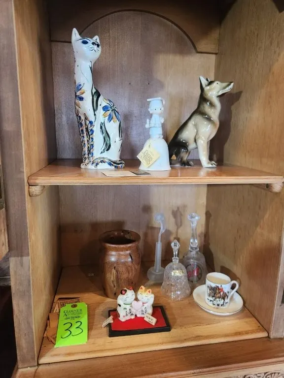 Misc. Contents in Hutch.