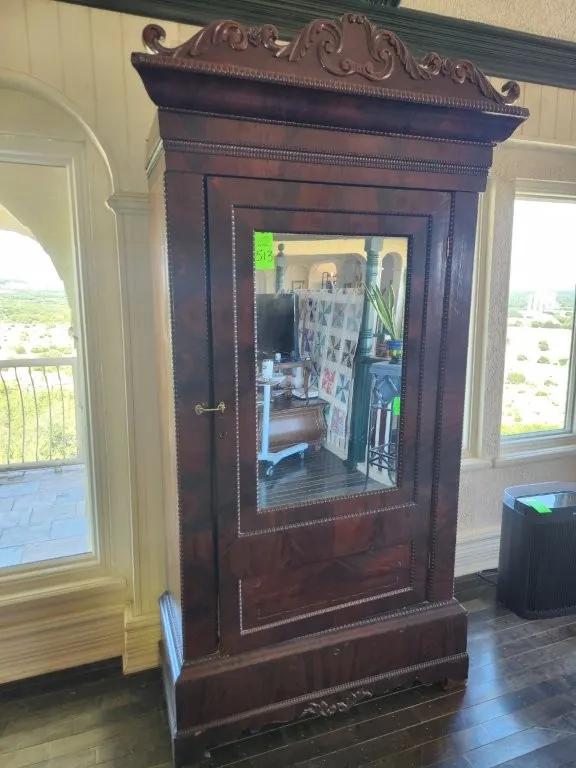 Armoire
