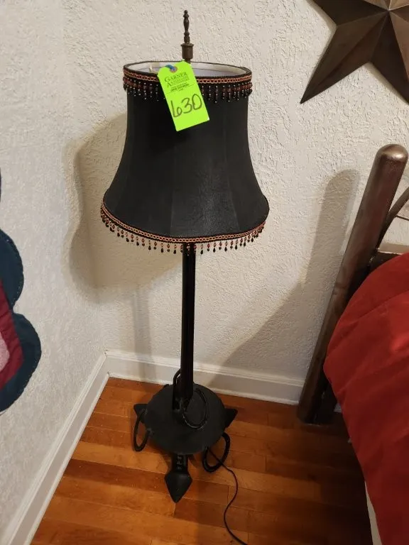 Horseshoe Floor Lamp