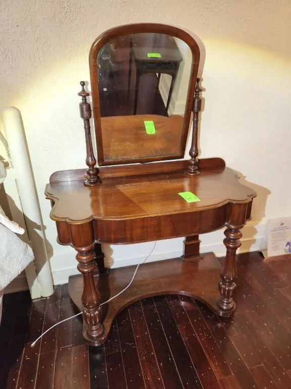 Vanity w/ Mirror