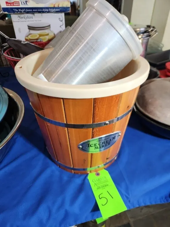Electric Old Fashioned Ice Cream Maker