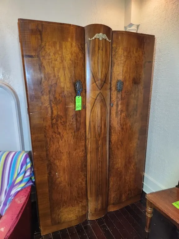 Armoire